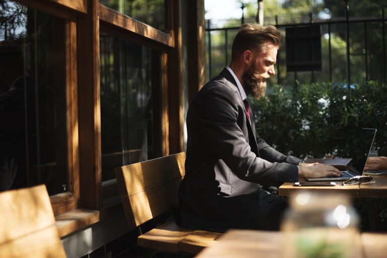 Why Business Simulations Work Superior to Theory